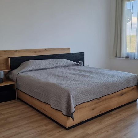 Guest Rooms Sea View Балчик Екстериор снимка