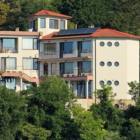 Guest Rooms Sea View Балчик Екстериор снимка