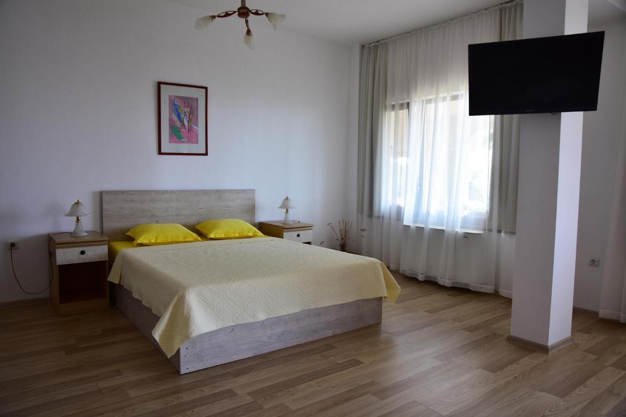 Guest Rooms Sea View Балчик Екстериор снимка