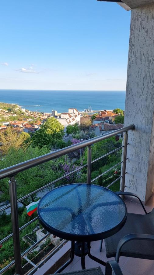 Guest Rooms Sea View Балчик Екстериор снимка