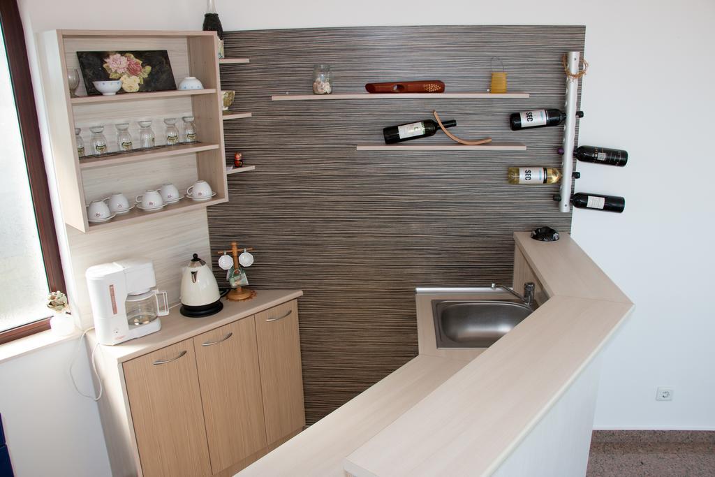 Guest Rooms Sea View Балчик Екстериор снимка