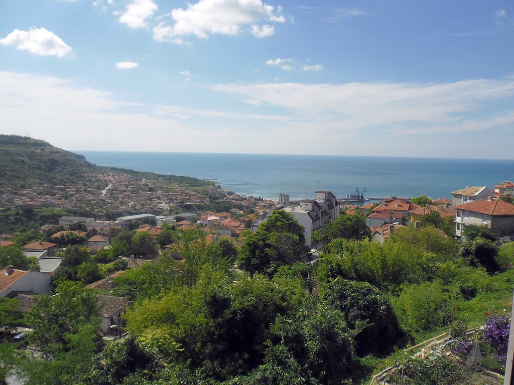 Guest Rooms Sea View Балчик Екстериор снимка