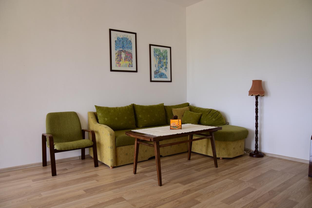 Guest Rooms Sea View Балчик Екстериор снимка