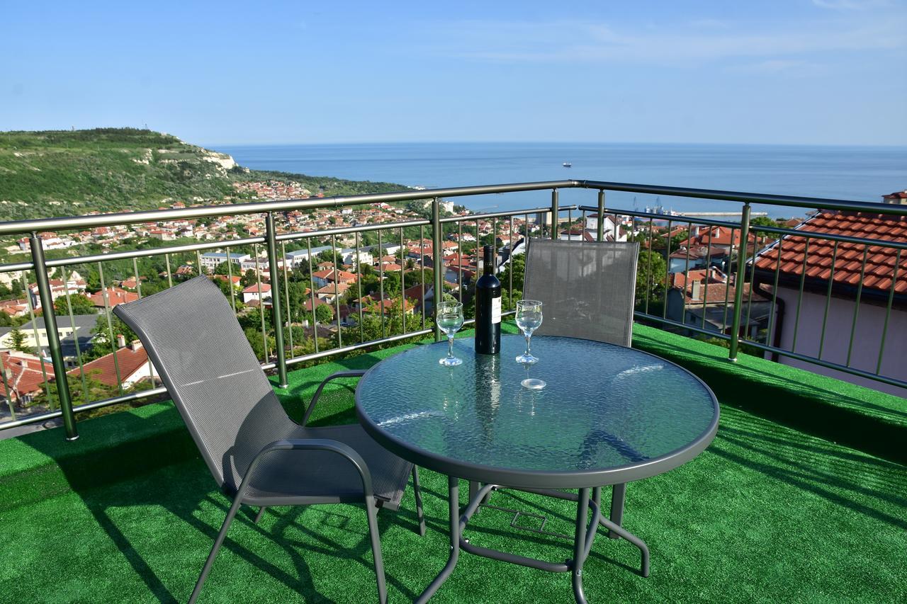 Guest Rooms Sea View Балчик Екстериор снимка