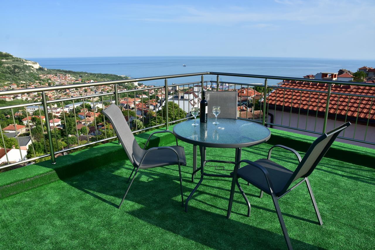 Guest Rooms Sea View Балчик Екстериор снимка